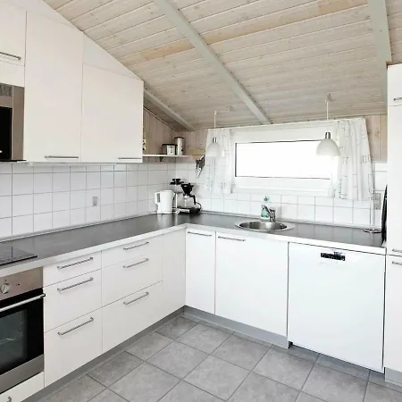 Four-bedroom Holiday In Hvide Sande 2 *